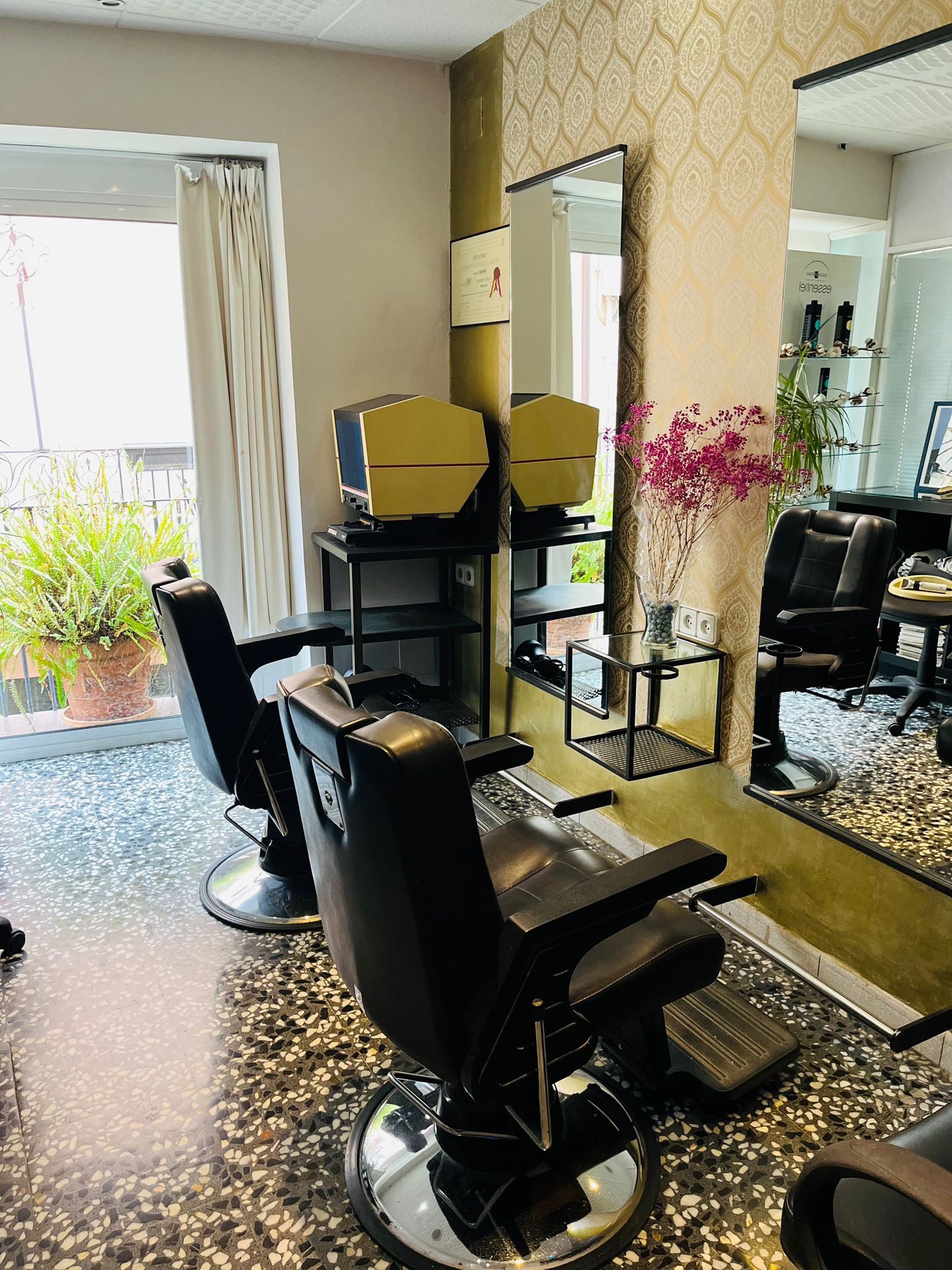 Banyoles Girona Perruquer Internacional Costa